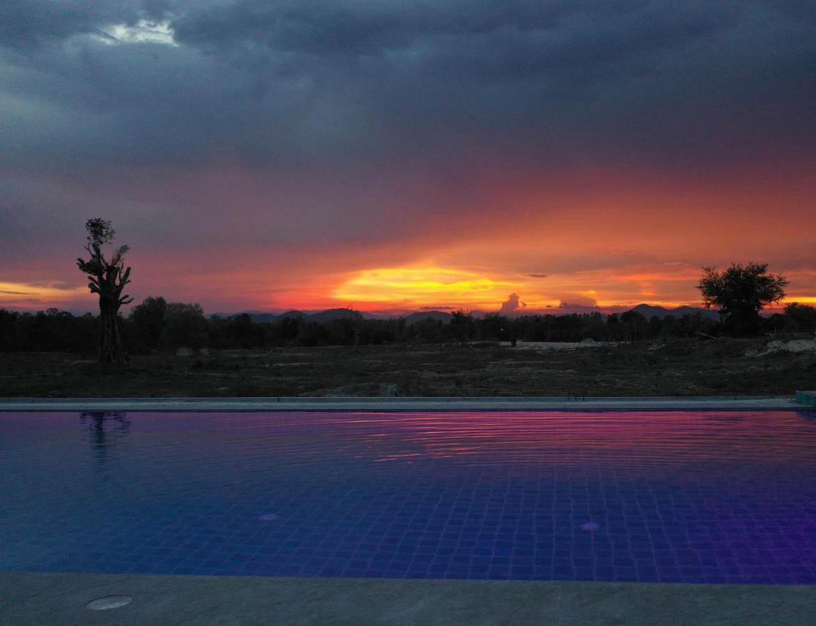 I Love Phants Lodge Ban Huai Thawai Dış mekan fotoğraf